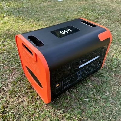 2200W আউটডোর মোবাইল পাওয়ার সাপ্লাই 220V আউটপুট ভোল্টেজ ফ্লুক্টোশন রেঞ্জ এবং পারফরম্যান্স