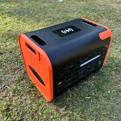 হাই পাওয়ার পোর্টেবল পাওয়ার স্টেশন 2200W লিথিয়াম আয়রন ফসফেট ব্যাটারি সৌর সিস্টেম