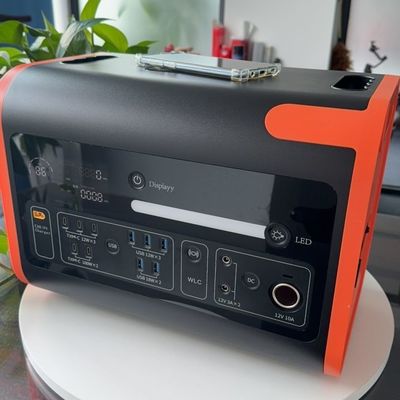 উচ্চ শক্তি আউটপুট ফ্রিকোয়েন্সি 50/60Hz সহ 220V বহিরঙ্গন মোবাইল পাওয়ার সাপ্লাই