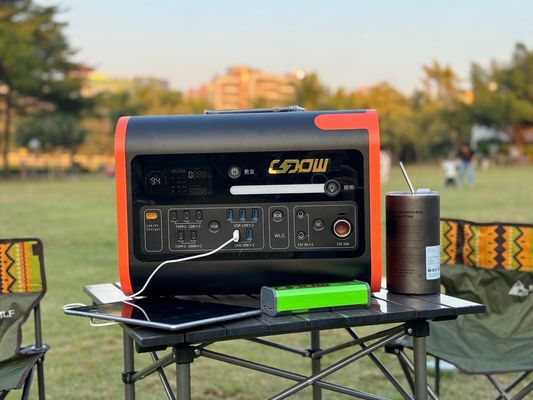 গৃহস্থালী যন্ত্রপাতি জন্য সৌর জেনারেটর 2200W রিচার্জযোগ্য পোর্টেবল পাওয়ার সাপ্লাই