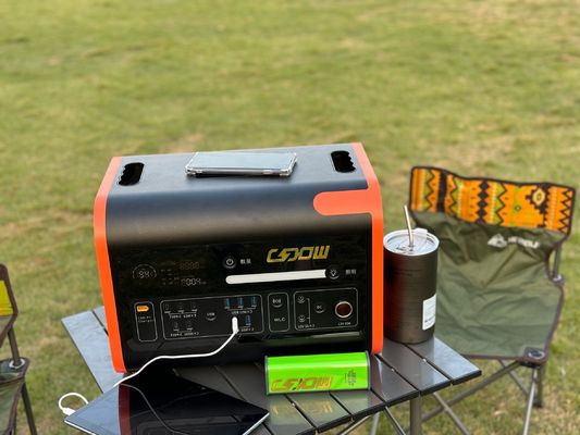 800W সৌর চার্জিং মাল্টিফাংশনাল পোর্টেবল ব্যাটারি শক্তি সঞ্চয় করার জন্য ভাঁজযোগ্য পাওয়ার স্টেশন