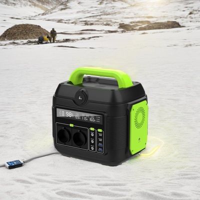 S6 220V 600W ছোট আকারের পানীয় সৌর জেনারেটর ভাঁজ হ্যান্ডেল সহ লিথিয়াম পাওয়ার স্টেশন