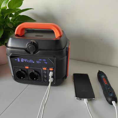S6 লিথিয়াম ব্যাটারি এবং সাইন ওয়েভ আউটপুট সহ 600W মোবাইল পাওয়ার সোলার পাওয়ার স্টেশন