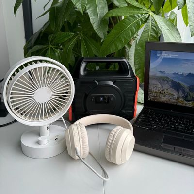 LED আলো সহ উচ্চ ক্ষমতা 300W ব্যালকনি আরভি শক্তি সঞ্চয় জেনারেটর মোবাইল পাওয়ার এসি আউটপুট S3