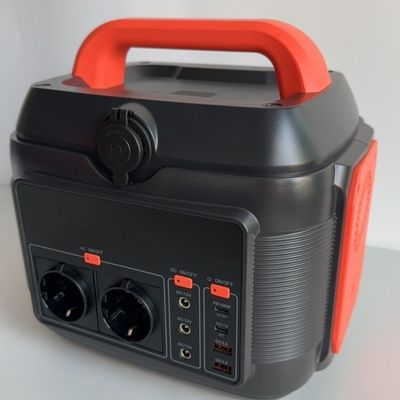 600W সৌর প্যানেল চার্জিং এবং সিনোসাইডাল ওয়েভ আউটপুট সহ বহিরঙ্গন মোবাইল পাওয়ার স্টেশন