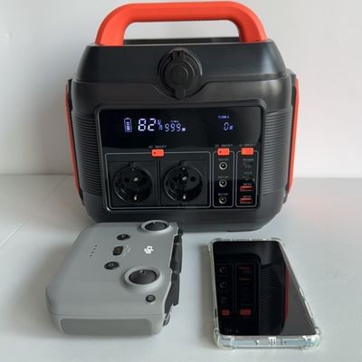 600W সৌর প্যানেল চার্জিং এবং সিনোসাইডাল ওয়েভ আউটপুট সহ বহিরঙ্গন মোবাইল পাওয়ার স্টেশন