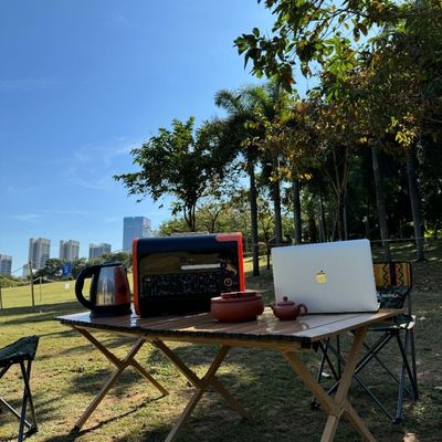 কাস্টমাইজযোগ্য রঙ 2200W/2048wh আউটডোর ক্যাম্পিং পাওয়ার স্টোরেজ পাওয়ার স্টেশন খাঁটি সাইন ওয়েভ