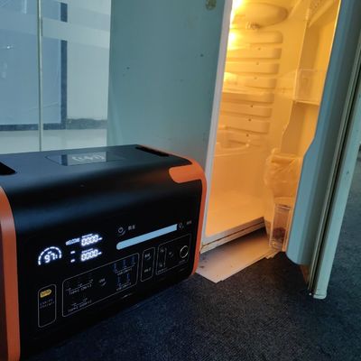 110V/220V মোবাইল এসি/ডিসি রিচার্জযোগ্য 2200W পোর্টেবল পাওয়ার স্টেশন AT22 রঙের কমলা কালো