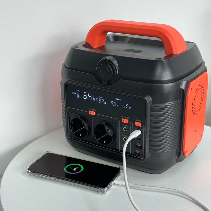 জরুরী ক্যাম্পিং হোম এবং আরভি জন্য 600W / 300W / 2200W পোর্টেবল সৌর শক্তি স্টোরেজ জেনারেটর