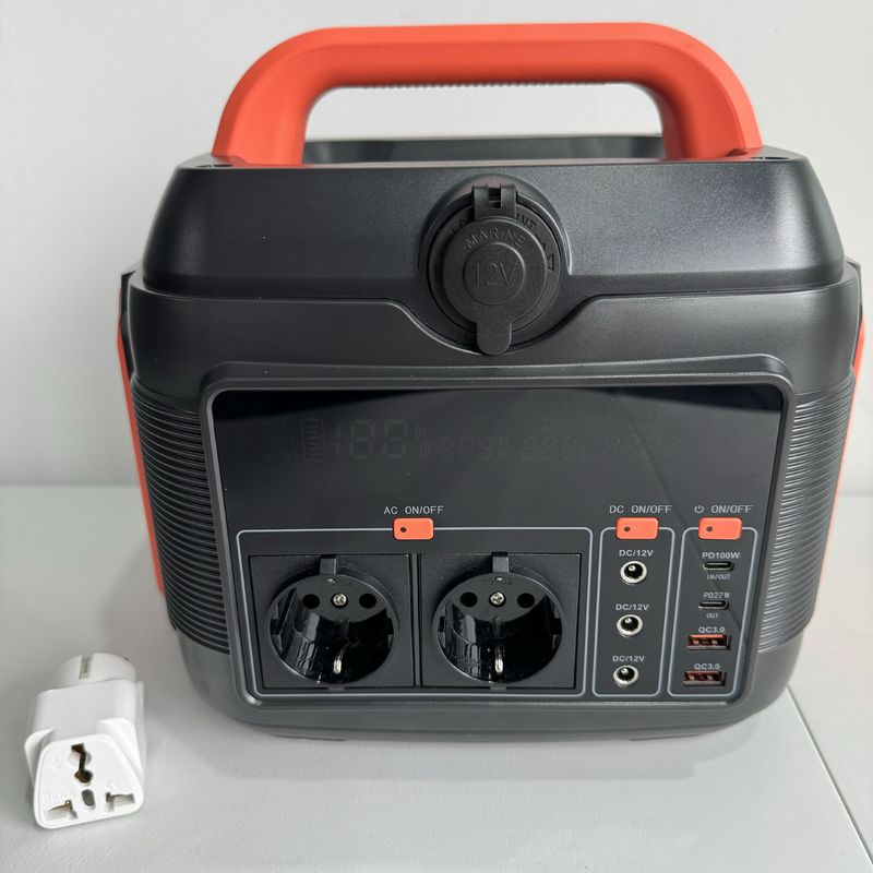 600W এসি-ডিসি মোবাইল জরুরী হোম আউটডোর পোর্টেবল পাওয়ার স্টেশন কালো সৌর জেনারেটর