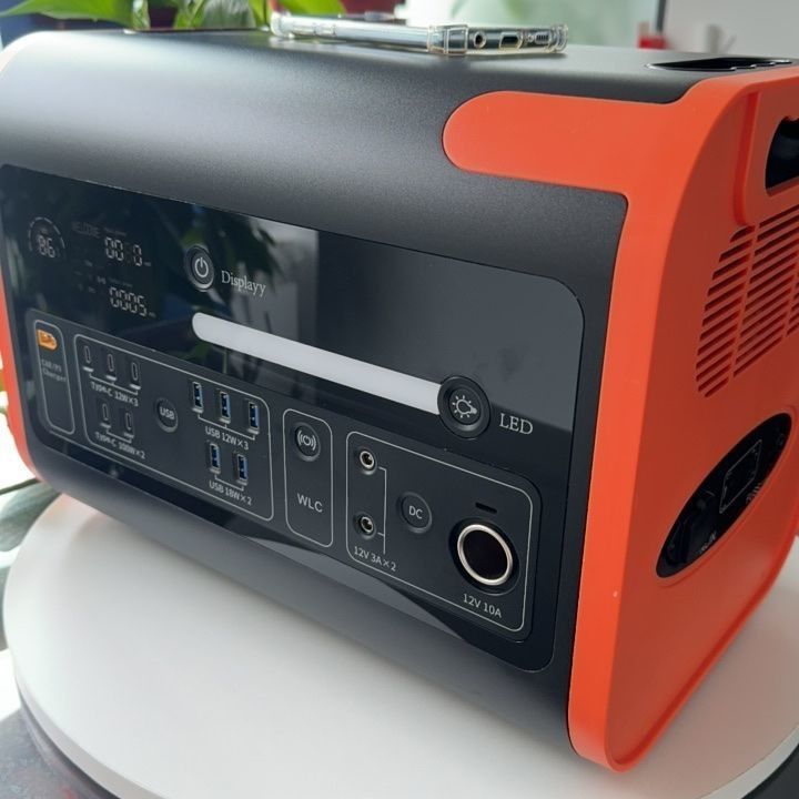600W 2000W পোর্টেবল পাওয়ার স্টেশন ক্যাম্পিং আউটপুট জরুরী শক্তি জন্য সৌর জেনারেটর