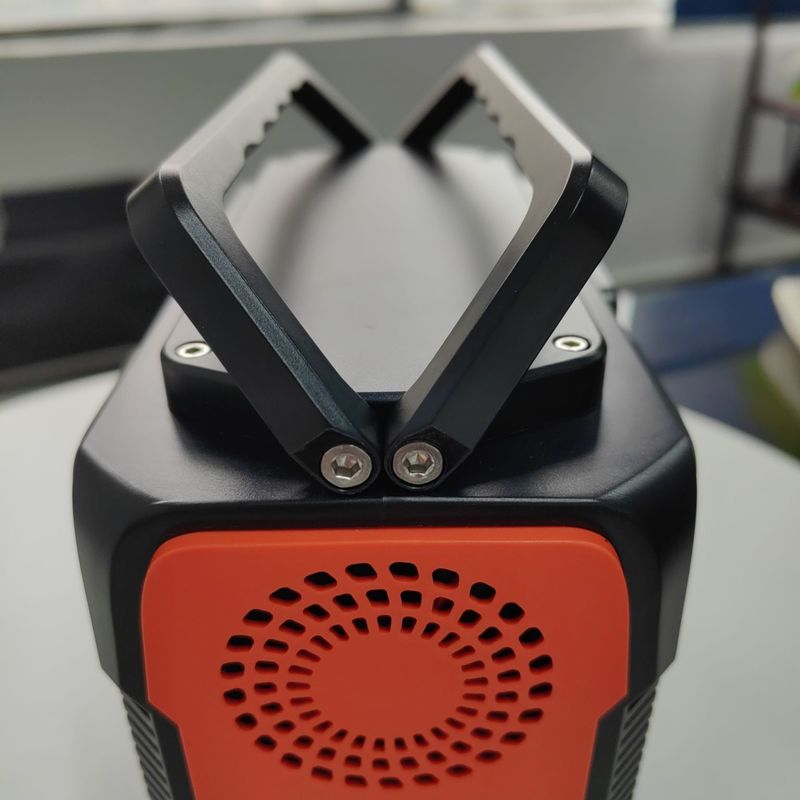 ক্যাম্পিংয়ের জন্য 200W রিচার্জেবল ব্যাক-আপ ব্যাটারি শক্তি সিস্টেম এসি আউটপুট শক্তি 200W