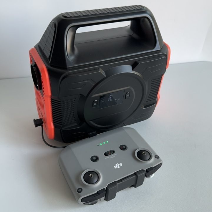 স্ট্যান্ডবাই পাওয়ার ফাংশন সহ 300W/110/220V-50Hz/60Hz পোর্টেবল সৌর বিদ্যুৎ কেন্দ্র