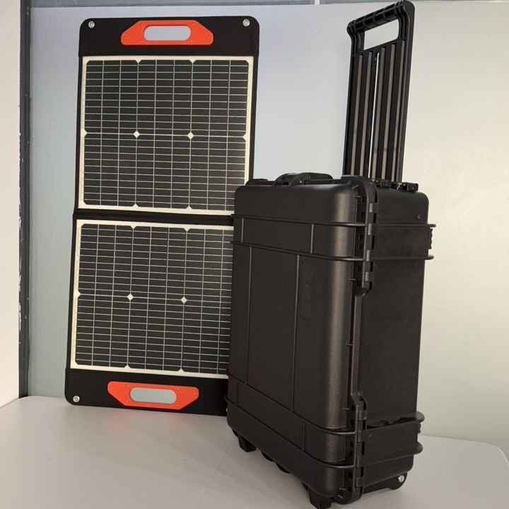 LiFePO4 500W 600W 3000W গাড়ির চার্জিং মোডের জন্য অন্তর্নির্মিত ইনভার্টার সহ পোর্টেবল মোবাইল জেনারেটর