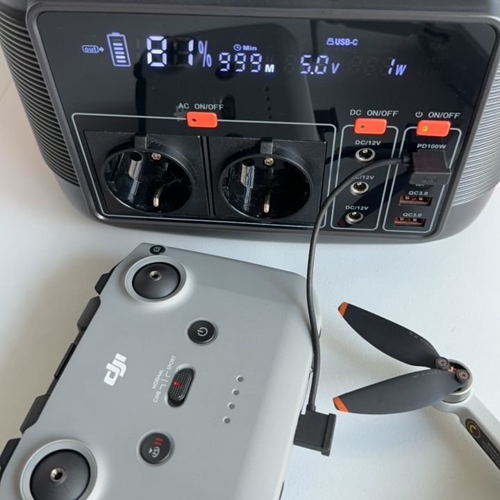 220V 600W সোলার ইনপুট 100W এনার্জি স্টোরেজ পাওয়ার স্টেশন আউটডোরের জন্য আইআই মার্কেটের মধ্যে