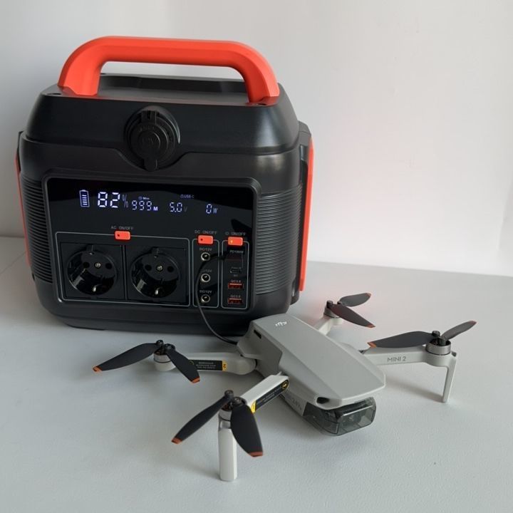 600W বহিরঙ্গন লিথিয়াম-আয়ন ব্যাটারি পাওয়ার স্টেশন LED আলো এবং QC3.0 আউটপুট সঙ্গে