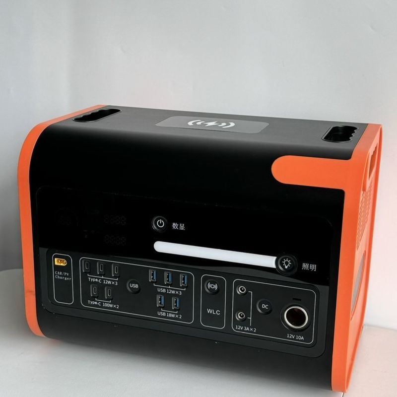 2200W ধ্রুবক শক্তি আউটপুট 4000W ড্রাইভ LiFePO4 বহিরঙ্গন চার্জিং জন্য সৌর জেনারেটর