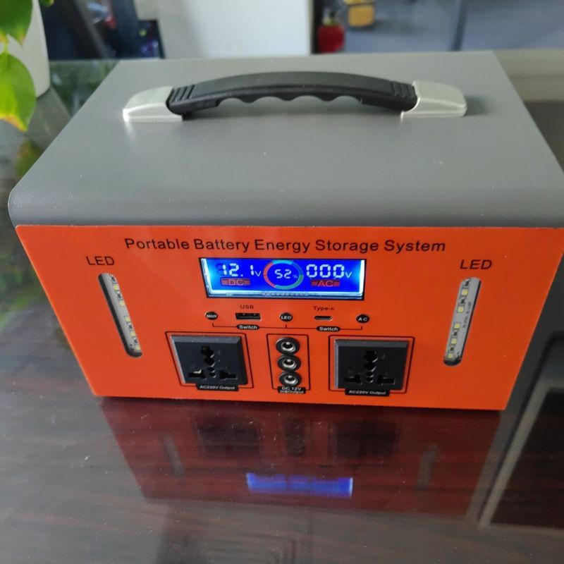 300W অফ-গ্রিড সোলার মোবাইল ডিভাইস চার্জিং স্টেশন 12V ডিসি আউটপুট সংশোধন তরঙ্গ সহ